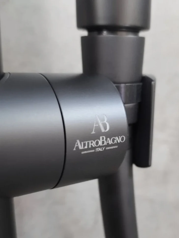 Душевой гарнитур AltroBagno Beni aggiuntivi SS 030304 NeOp матовый черный