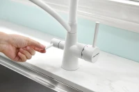 Смеситель для кухни Paulmark Siegen Si213111-431TW белый матовый с гибким изливом Смеситель для кухни Paulmark Siegen Si213111-431TW белый матовый с гибким изливом