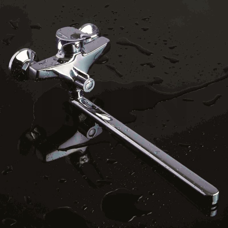 Смеситель с длинным изливом для ванны D-lin 601 D147601 хром