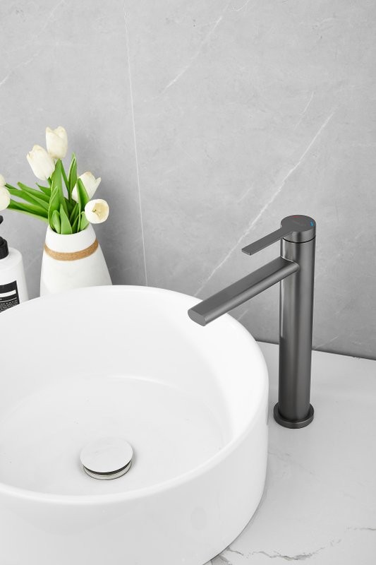 Смеситель для раковины BELZ B813 B11813-3 оружейная сталь