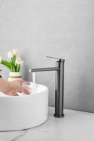 Смеситель для раковины BELZ B813 B11813-3 оружейная сталь