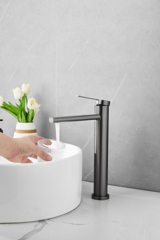 Смеситель для раковины BELZ B813 B11813-3 оружейная сталь