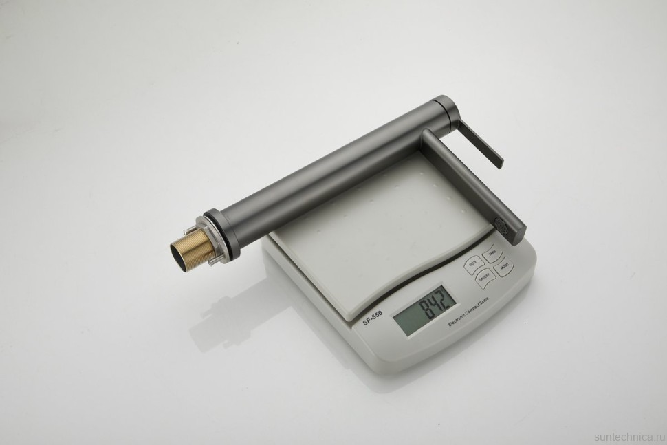 Смеситель для раковины BELZ B813 B11813-3 оружейная сталь