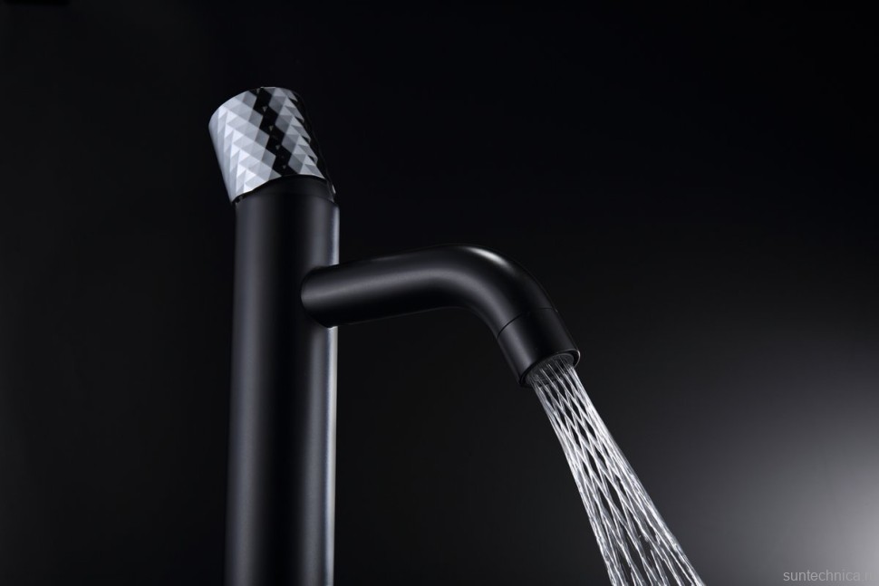 Смеситель для раковины Boheme Stick 122-BCR black diamond chrome