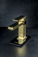 Смеситель для раковины Boheme Qubic 471-G shinny gold