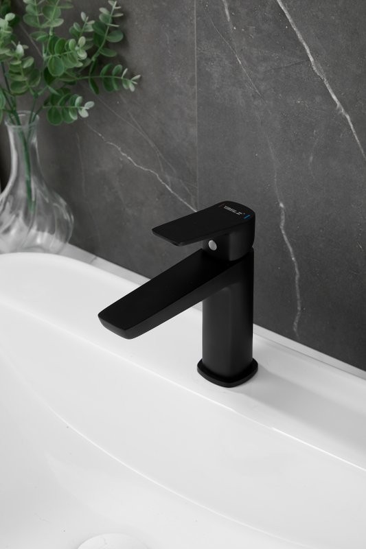 Смеситель для раковины BELZ B715 B10715-7 черный