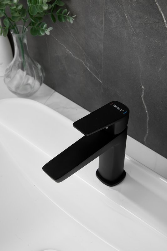 Смеситель для раковины BELZ B715 B10715-7 черный