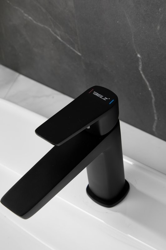 Смеситель для раковины BELZ B715 B10715-7 черный