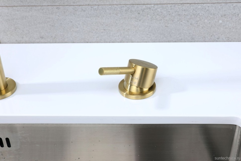Смеситель для кухни Paulmark Estetica Es218006-LG светлое золото