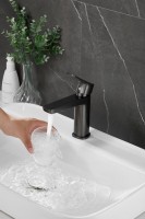 Смеситель для раковины BELZ B715 B10715-3 оружейная сталь