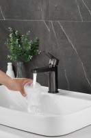 Смеситель для раковины BELZ B715 B10715-3 оружейная сталь