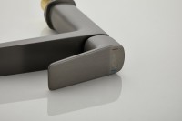 Смеситель для раковины BELZ B715 B10715-3 оружейная сталь