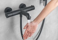 Термостатический смеситель AQUATEK Вега AQ1043MB для ванны с душем, матовый черный