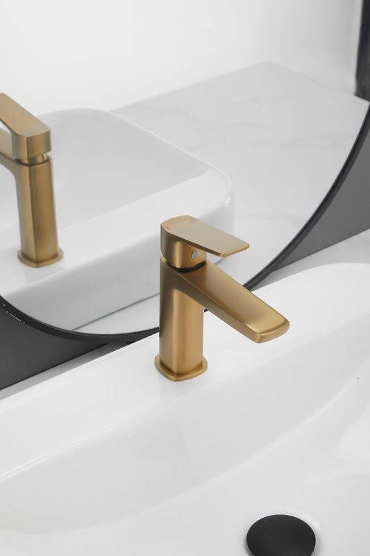 Смеситель для раковины BELZ B715 B10715-5 золото