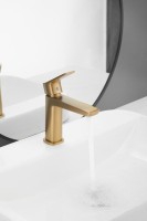 Смеситель для раковины BELZ B715 B10715-5 золото Смеситель для раковины BELZ B715 B10715-5 золото