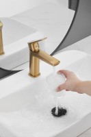 Смеситель для раковины BELZ B715 B10715-5 золото Смеситель для раковины BELZ B715 B10715-5 золото