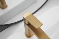 Смеситель для раковины BELZ B715 B10715-5 золото Смеситель для раковины BELZ B715 B10715-5 золото