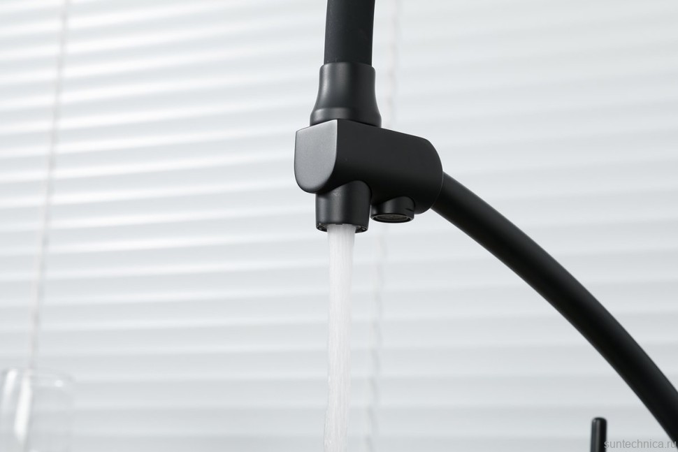 Смеситель для кухни Gappo G4398-16 с гибким изливом, черный