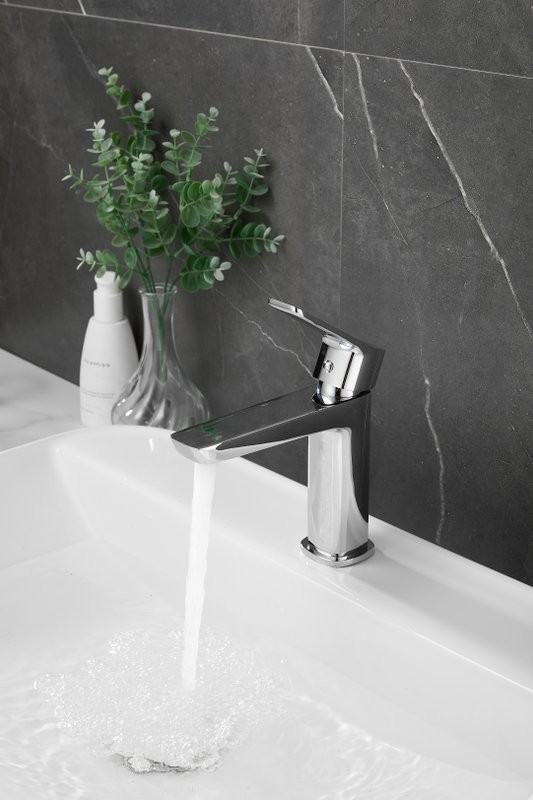 Смеситель для раковины BELZ B715 B10715 хром