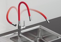 Смеситель для кухни Omoikiri Yatomi BN-R с гибким изливом нержавеющая сталь, красный
