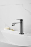 Смеситель для раковины BELZ B812 B10812-3 оружейная сталь