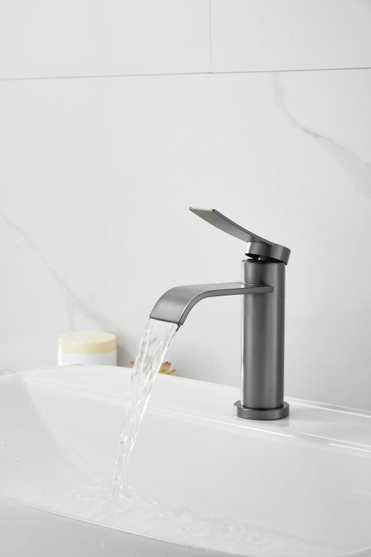 Смеситель для раковины BELZ B812 B10812-3 оружейная сталь