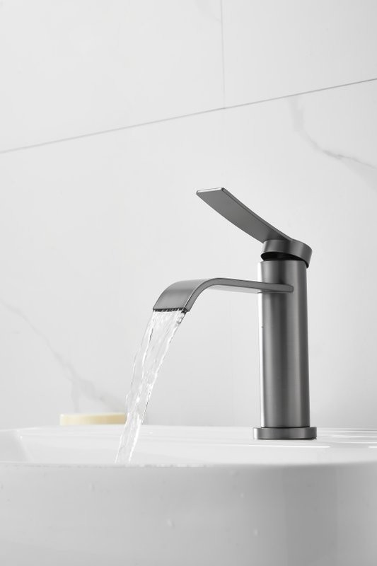 Смеситель для раковины BELZ B812 B10812-3 оружейная сталь