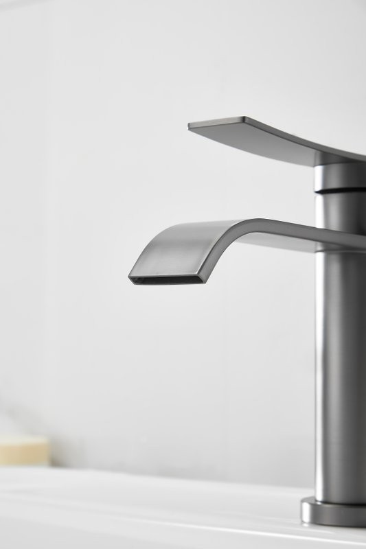 Смеситель для раковины BELZ B812 B10812-3 оружейная сталь