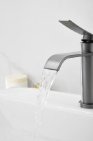 Смеситель для раковины BELZ B812 B10812-3 оружейная сталь