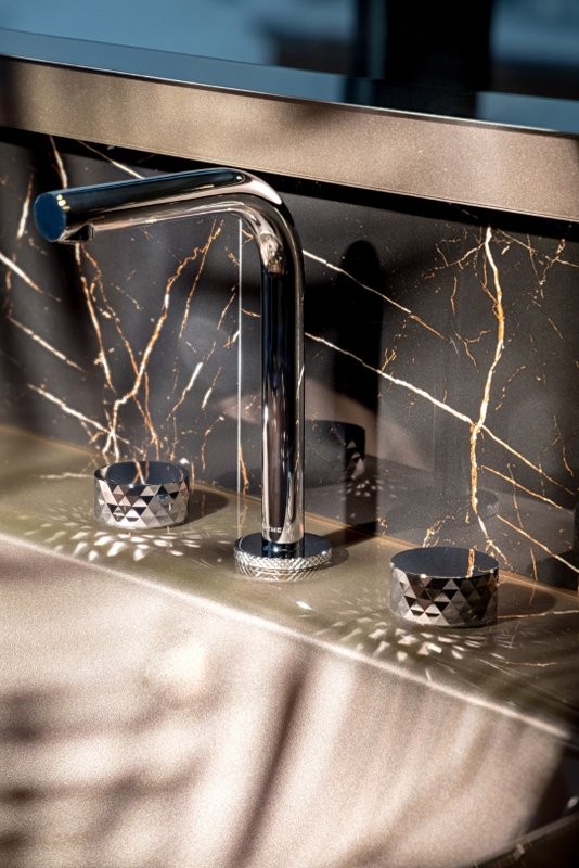 Смеситель для раковины Boheme Stick diamond 152-CR chrome