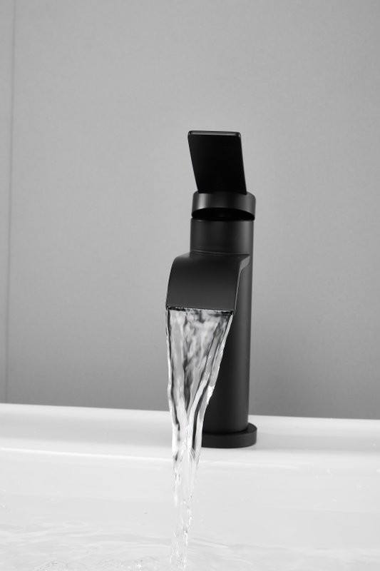 Смеситель для раковины BELZ B812 B10812-7 черный