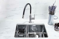 Смеситель для кухни Omoikiri Yatomi BN-BL с гибким изливом нержавеющая сталь, черный
