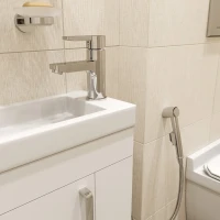 Смеситель для раковины IDDIS Sena SENSB00i08 с гигиеническим душем Смеситель для раковины IDDIS Sena SENSB00i08 с гигиеническим душем
