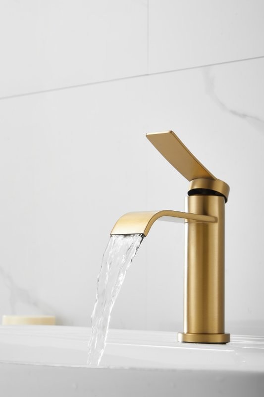 Смеситель для раковины BELZ B812 B10812-5 золото