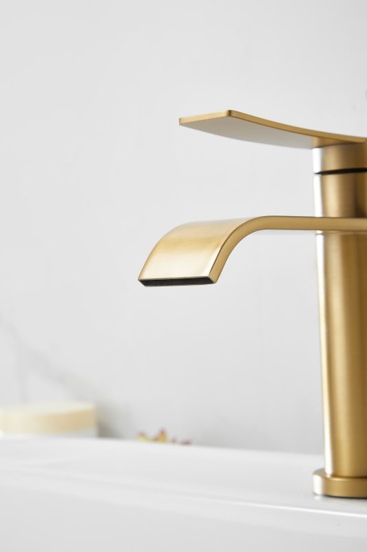 Смеситель для раковины BELZ B812 B10812-5 золото