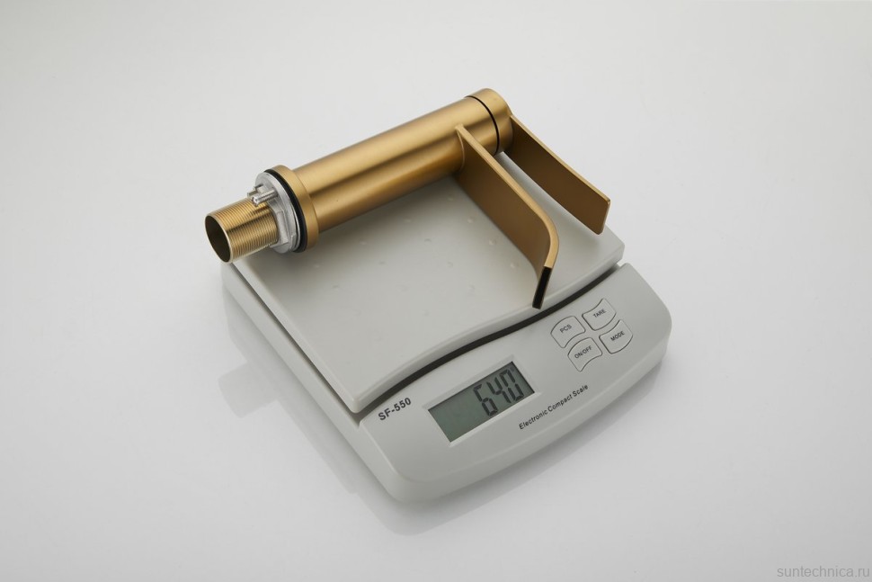 Смеситель для раковины BELZ B812 B10812-5 золото