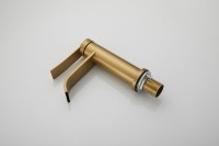 Смеситель для раковины BELZ B812 B10812-5 золото