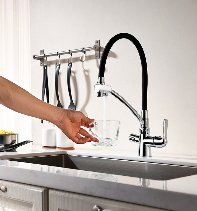 Смеситель для кухни Lemark Comfort LM3070C с гибким изливом, хром, черный