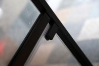 Душевая дверь в нишу Cezares Urban B 12 130 C Nero профиль черный, стекло прозрачное