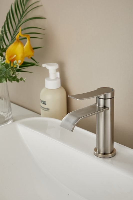 Смеситель для раковины BELZ B812 B10812-1 сатин