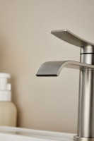 Смеситель для раковины BELZ B812 B10812-1 сатин