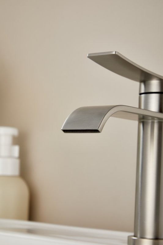 Смеситель для раковины BELZ B812 B10812-1 сатин