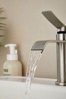 Смеситель для раковины BELZ B812 B10812-1 сатин