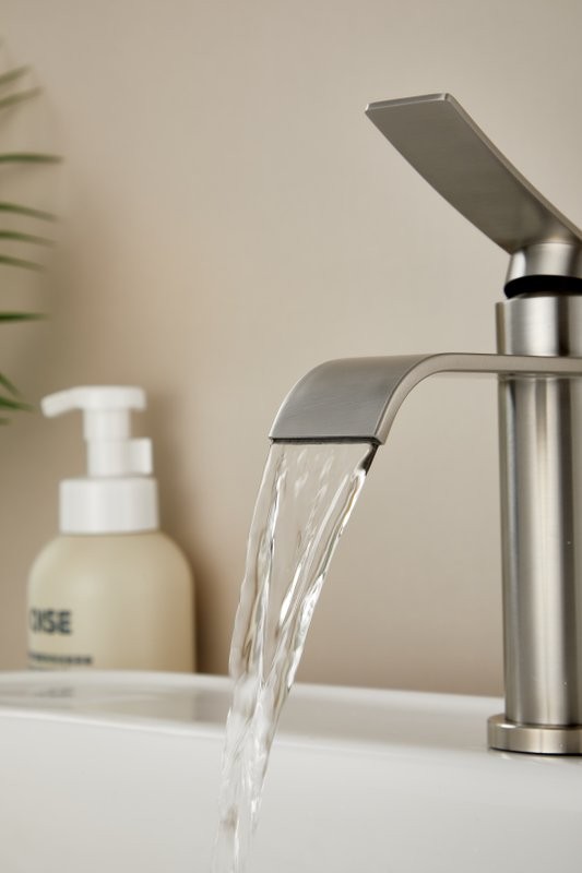 Смеситель для раковины BELZ B812 B10812-1 сатин