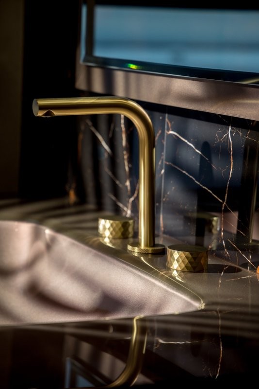 Смеситель для раковины Boheme Stick diamond 152-MG matt gold