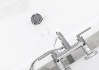 Смеситель для ванны с душем Kludi Nova Fonte Puristic 205400515 хром Смеситель для ванны с душем Kludi Nova Fonte Puristic 205400515 хром