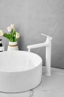 Смеситель для раковины BELZ B713 B11713-8 белый Смеситель для раковины BELZ B713 B11713-8 белый