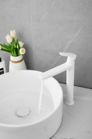 Смеситель для раковины BELZ B713 B11713-8 белый Смеситель для раковины BELZ B713 B11713-8 белый