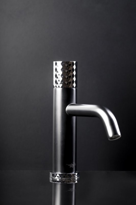 Смеситель для раковины Boheme Stick 121-BCR black diamond chrome