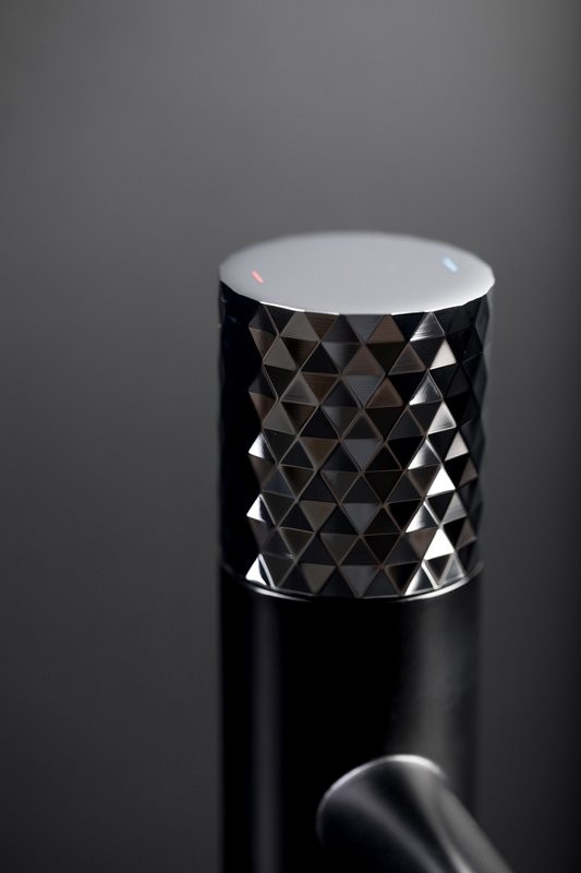 Смеситель для раковины Boheme Stick 121-BCR black diamond chrome